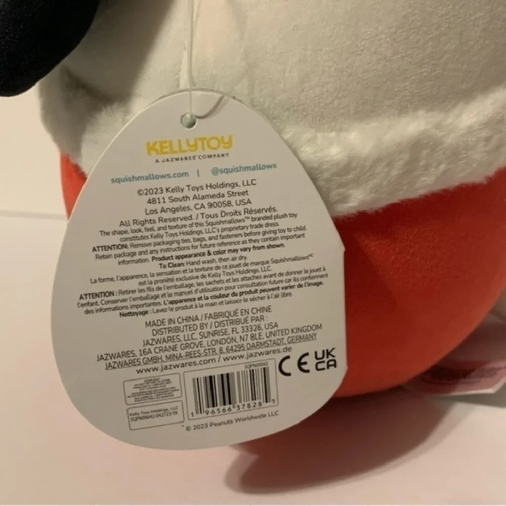 NWT. SQUISHMALLOWS Peanuts Holiday Snoopy 10” Plush